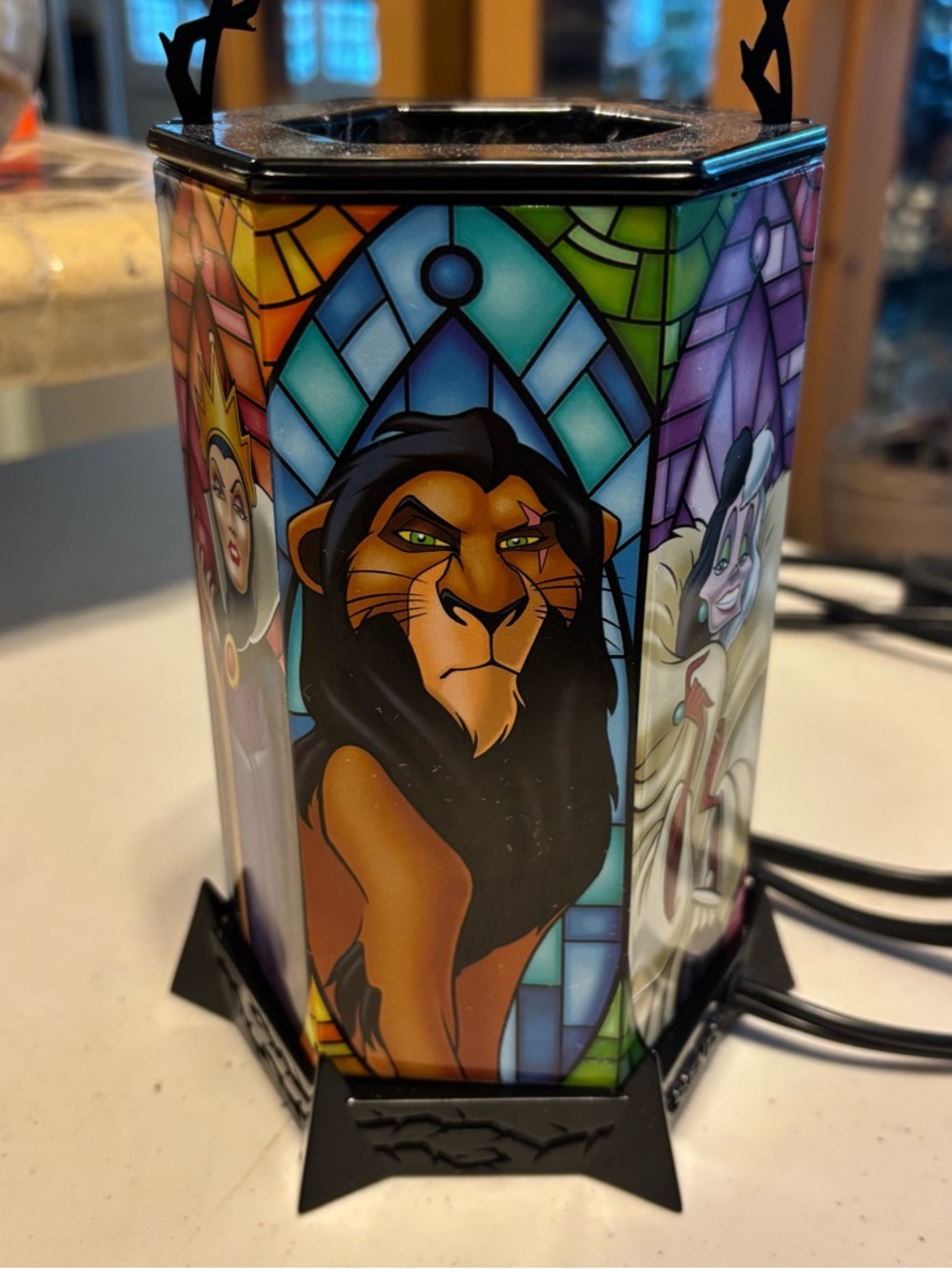 Disney scentsy  Villains Stained Glass Style Lamp - Ursula Accent Light - Picture 7 of 14